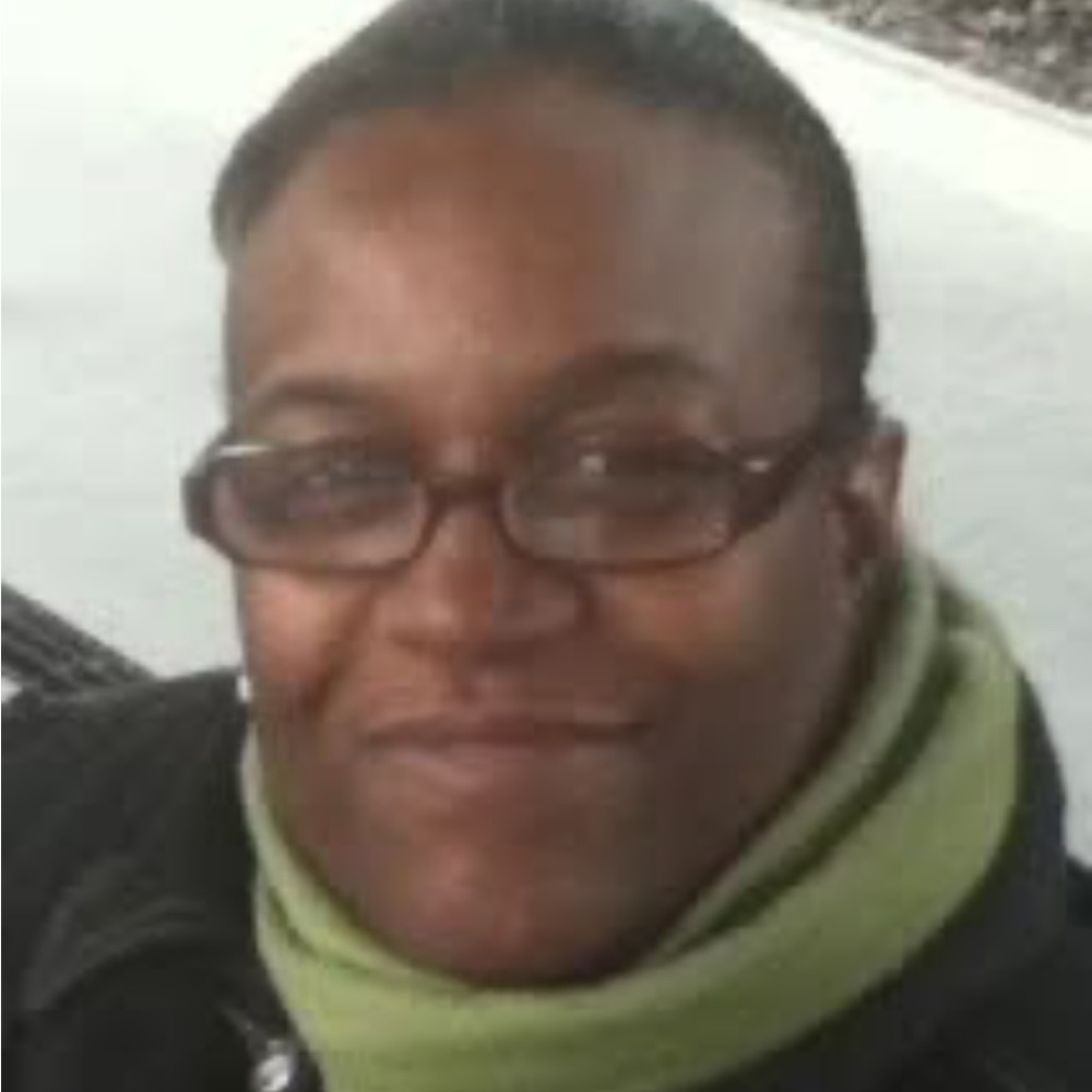 Meet your Posher, Monique